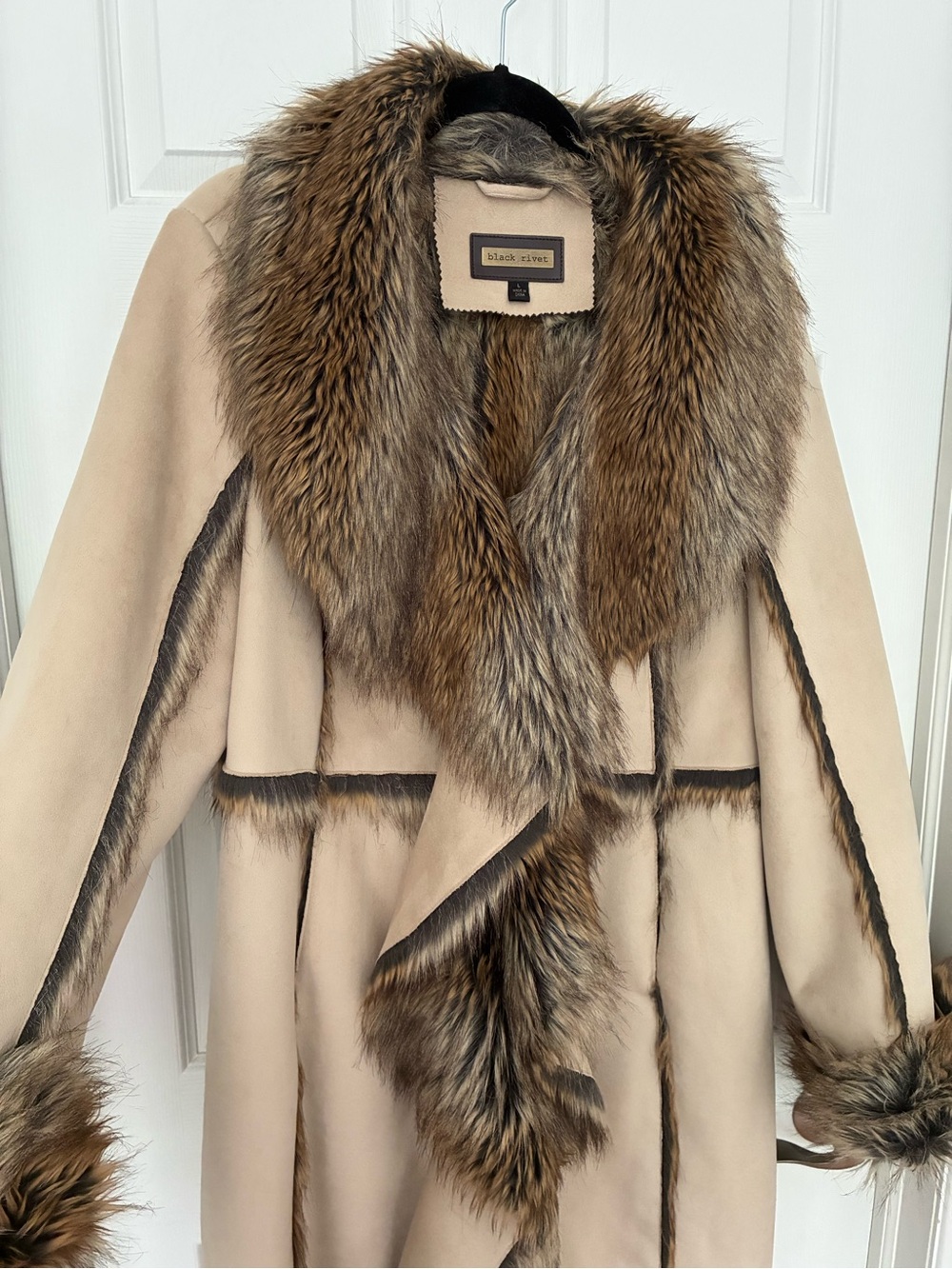 Black Rivet Faux Fur Suede Coat, Sz Large - Picture 5 of 15